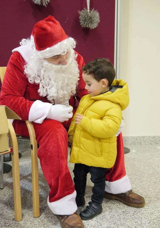 Foto 6 - Pap&aacute; Noel visita Carbajosa