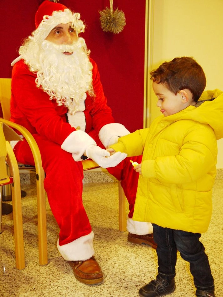 Foto 5 - Pap&aacute; Noel visita Carbajosa