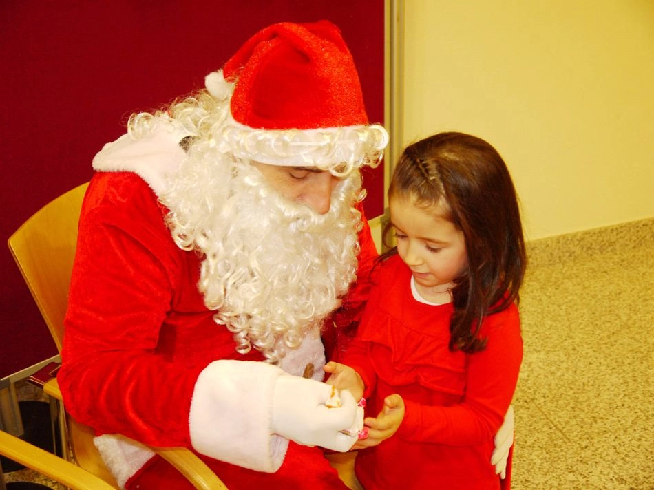 Foto 2 - Pap&aacute; Noel visita Carbajosa