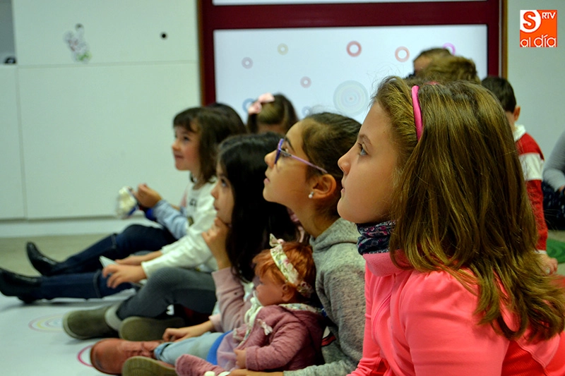 Foto 5 - Elena Mesonero protagoniza una jornada educativa para ni&ntilde;os y adultos en el CDS&nbsp;