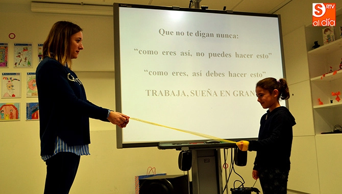 Foto 4 - Elena Mesonero protagoniza una jornada educativa para ni&ntilde;os y adultos en el CDS&nbsp;