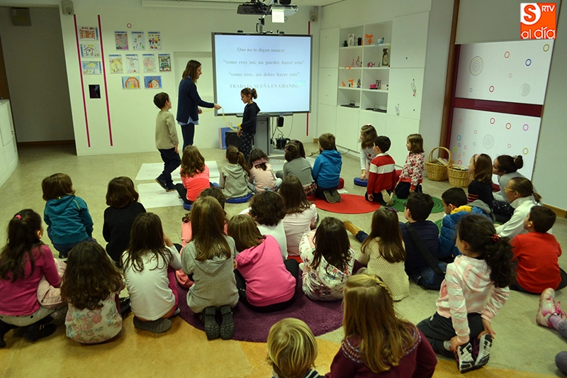 Foto 2 - Elena Mesonero protagoniza una jornada educativa para ni&ntilde;os y adultos en el CDS&nbsp;