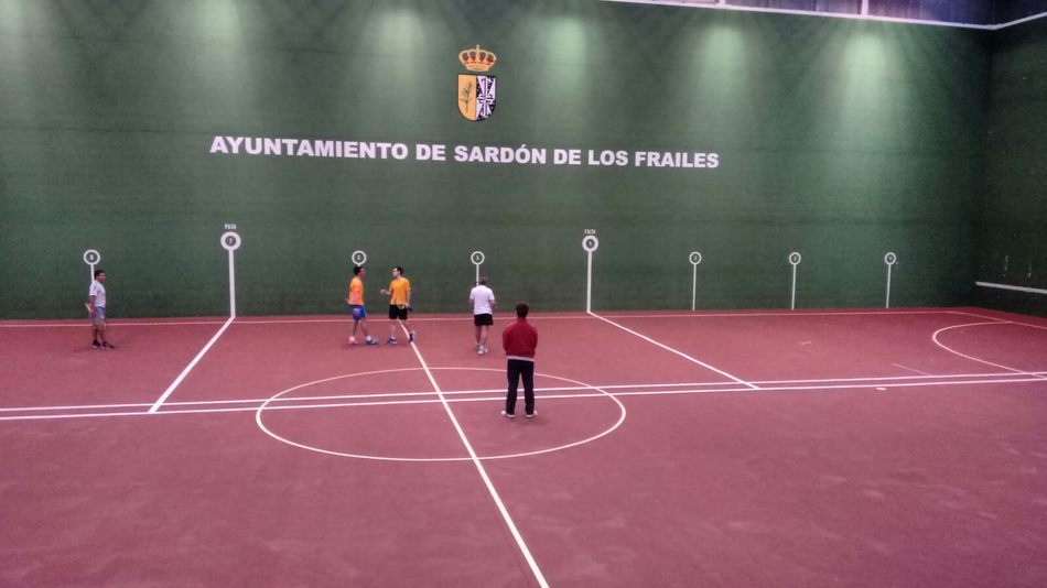 Foto 2 - Excelente ambiente deportivo en el Torneo de Navidad de Frontenis en Sardón de los Frailes  