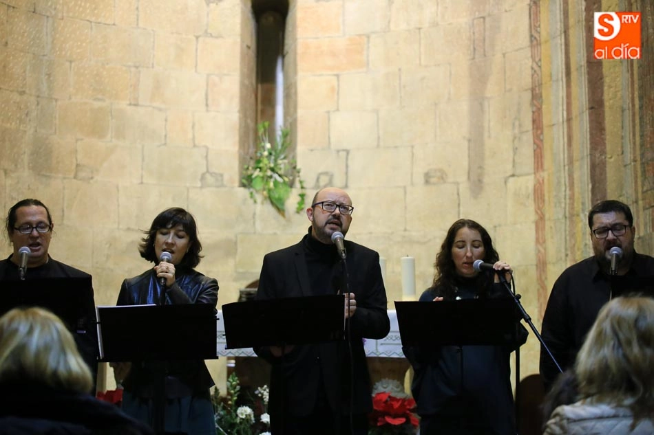 Foto 7 - La gira navide&ntilde;a de Vocalis pasa por la Iglesia de San Marcos de Salamanca  