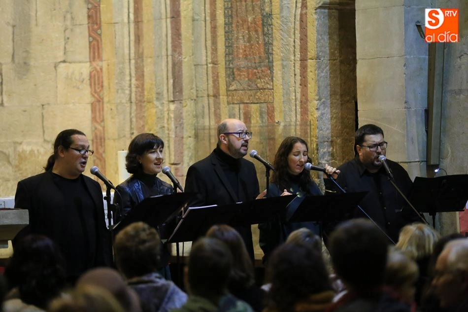 Foto 4 - La gira navide&ntilde;a de Vocalis pasa por la Iglesia de San Marcos de Salamanca  