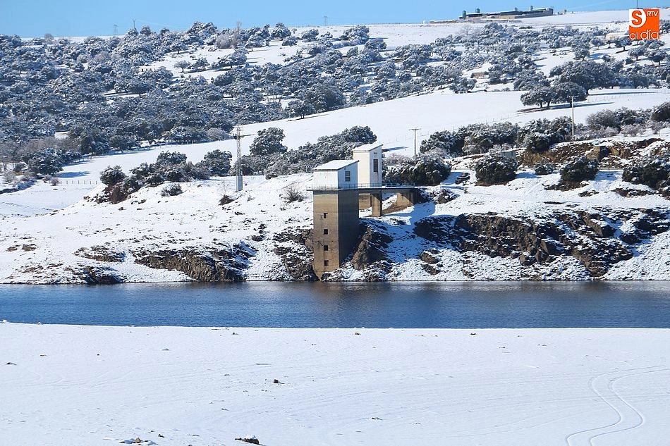 Foto 2 - Guijuelo trabaja en recuperar la normalidad en espera de otra posible nevada