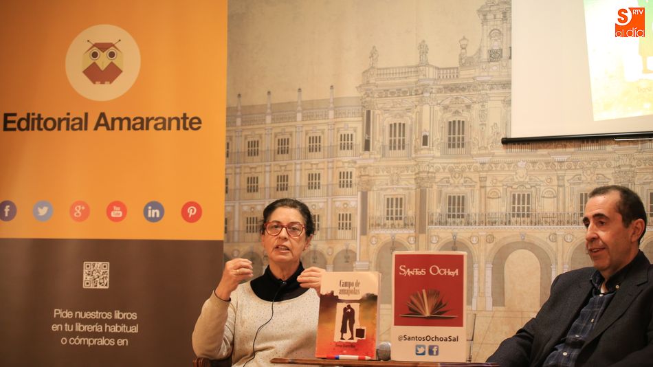 La autora, durante un momento de su intervención. Fotos: Alberto Martín