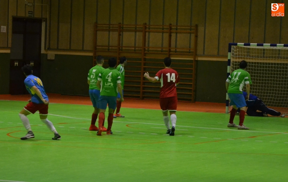 Foto 11 - El III Senior confirma frente al Atl&eacute;tico Bembibre que ya no es tiempo de milagros  