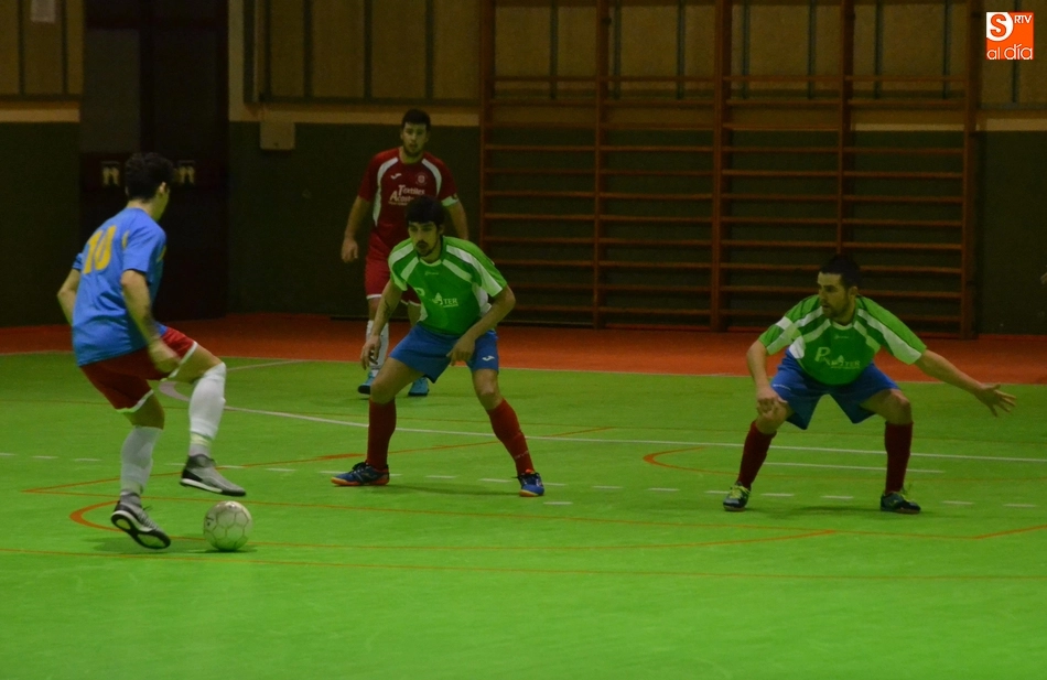 Foto 5 - El III Senior confirma frente al Atl&eacute;tico Bembibre que ya no es tiempo de milagros  