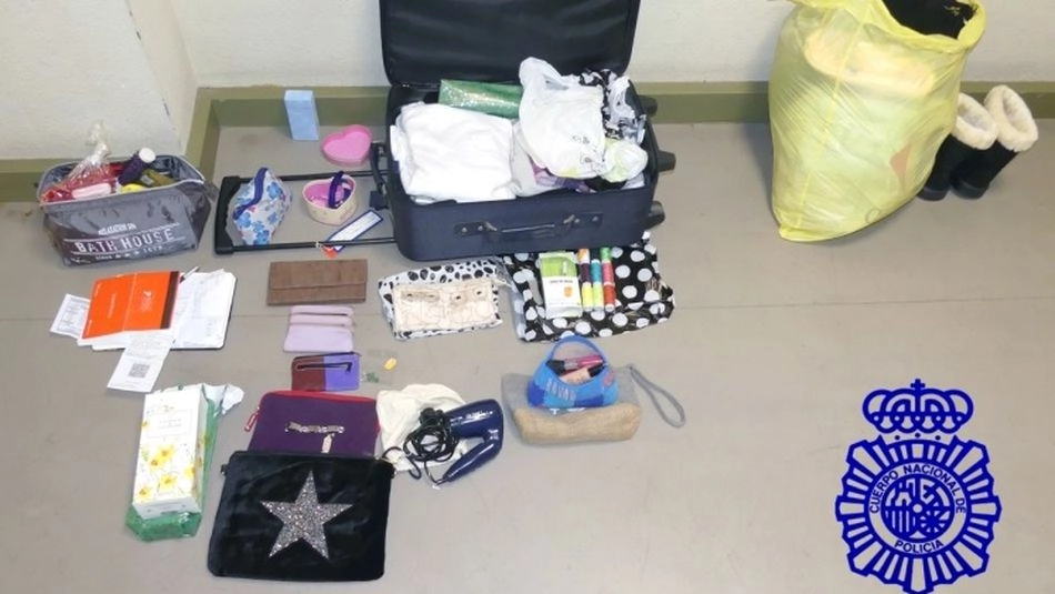 Foto 3 - Arrestada por robar 10.600 euros y otros efectos en viviendas de Salamanca