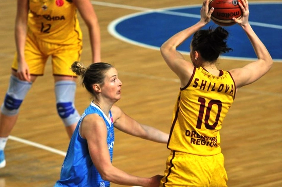 Foto 2 - La resaca copera pasa factura al Perfumer&iacute;as Avenida ante el renacido Nadezhda (89-78)  