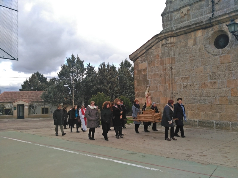 Foto 5 - Las mujeres de Golpejas celebran la festividad de Santa &Aacute;gueda
