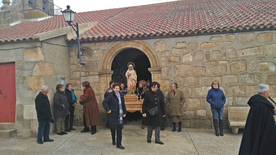Foto 6 - Las mujeres de Golpejas celebran la festividad de Santa &Aacute;gueda