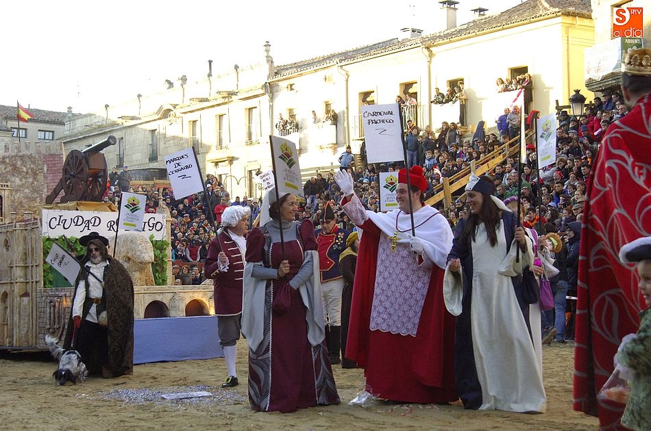 Foto 8 - Buen nivel en el desfile de carrozas, en el que hubo una renuncia a salir en se&ntilde;al de protesta  