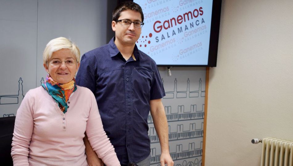 Pilar Moreno y Gabriel de la Mora, en la sala de prensa del Ayuntamiento