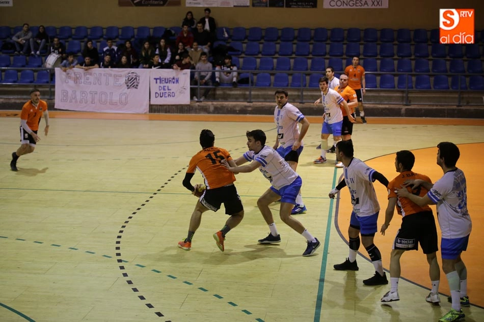 Foto 8 - Gran triunfo del BM Ciudad de Salamanca ante el complicado Caf&eacute;s Toscaf Atl&eacute;tica (27-24)  