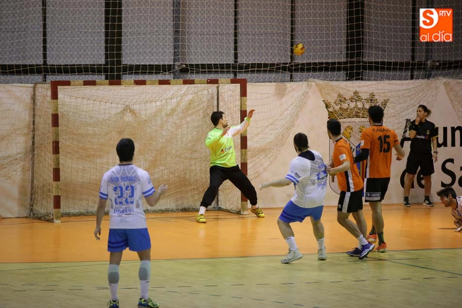 Foto 7 - Gran triunfo del BM Ciudad de Salamanca ante el complicado Caf&eacute;s Toscaf Atl&eacute;tica (27-24)  