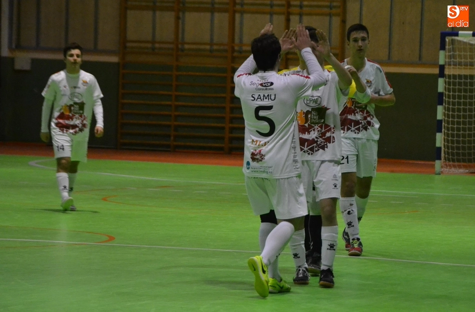 Foto 8 - El III Juvenil rompe frente al Segovia Futsal una racha de 75 partidos (m&aacute;s de 5 a&ntilde;os) marcando...