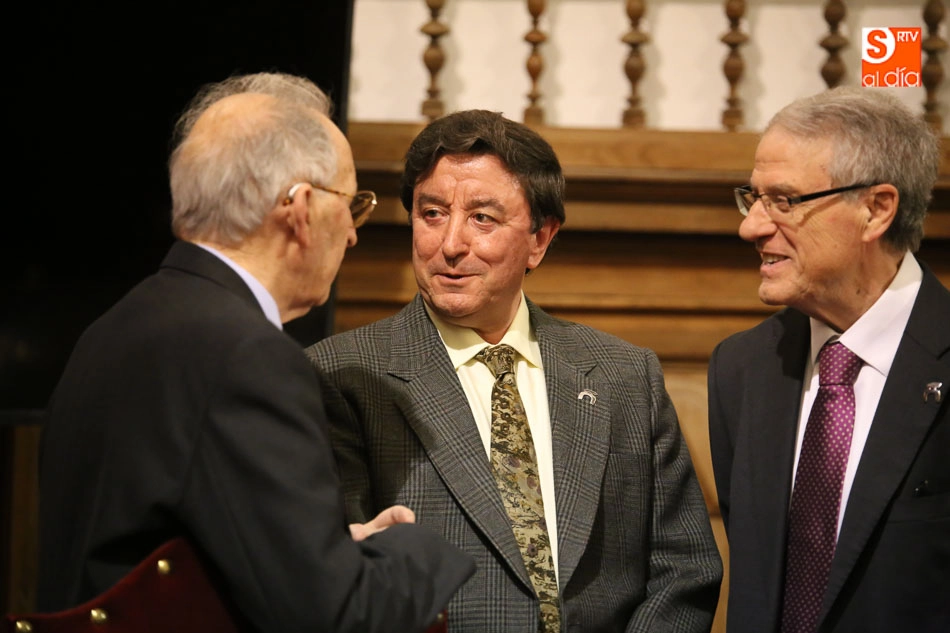 Foto 10 - Olegario Gonz&aacute;lez de Cardedal ingresa en el CES con un brillante discurso sobre Lutero  