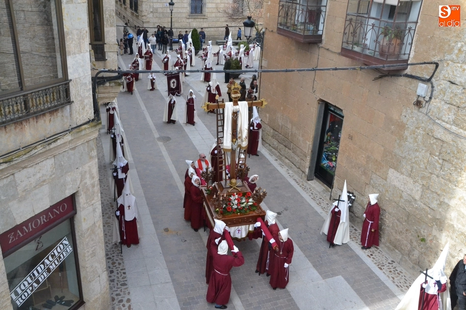 Foto 5 - La Cruz madruga para desarrollar a toda velocidad su segunda procesi&oacute;n  