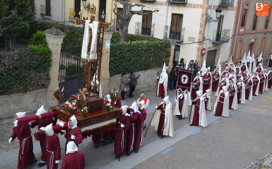 Foto 4 - La Cruz madruga para desarrollar a toda velocidad su segunda procesi&oacute;n  