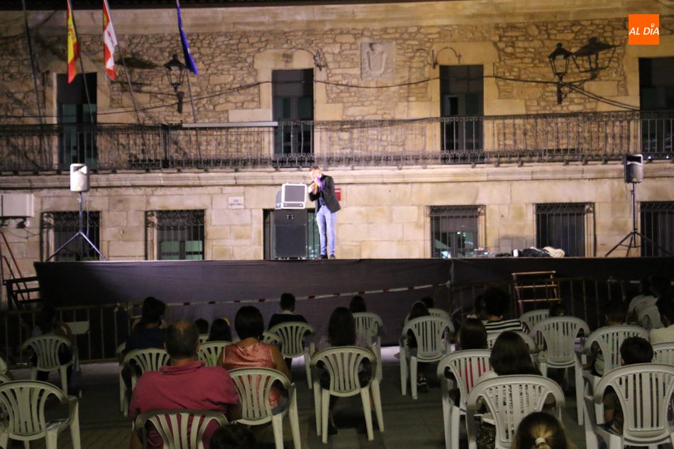 Foto 5 - Divertida actuación de magia de Toni Rivero en Vitigudino  