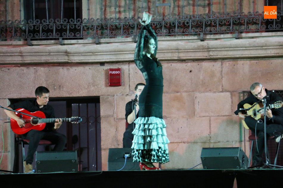 Foto 3 - Lita Blanco y su cuadro flamenco deja Vitigudino ‘En la memoria’  