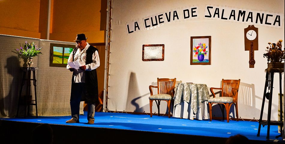 Foto 2 - Éxito del taller de teatro de mayores de Calzada de Valdunciel