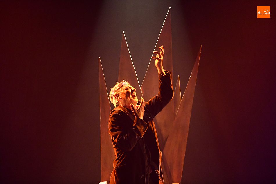 Joven Hamlet, de Cándido Producciones Teatrales | Fotos: Adrián Martín