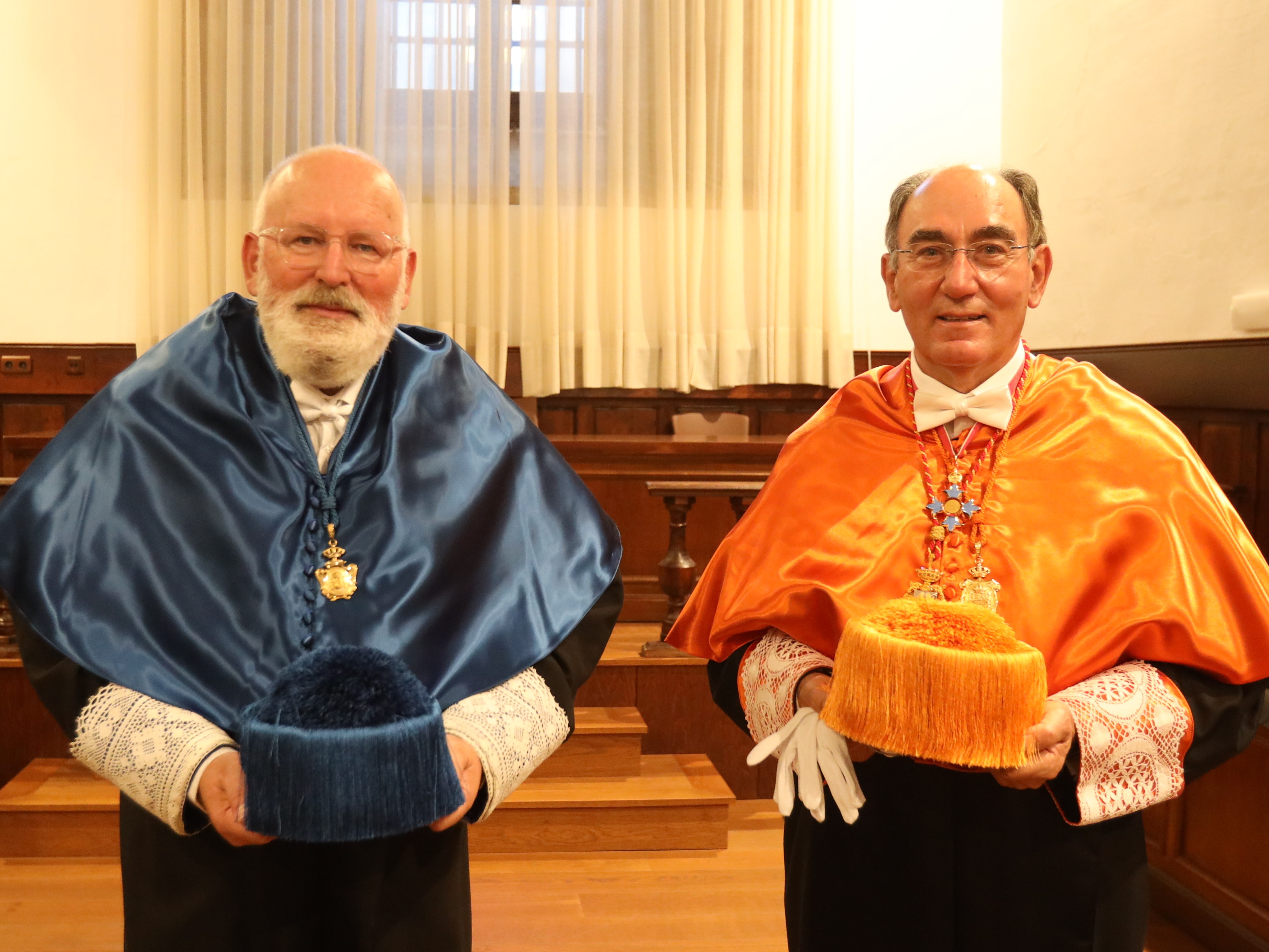 Frans Timmermans, nuevo doctor honoris causa por la Universidad de Salamanca, junto al presidente de Iberdrola, Ignacio Galán