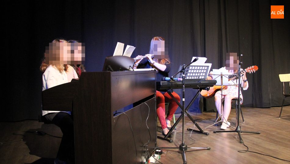 Actuación de conjunto de una de las audiciones de cursos anteriores de la Escuela Municipal de Música / CORRAL