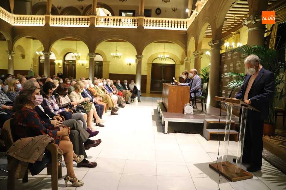 Conferencia de Jesús Málaga en la apertura del curso del CES en el Casino de Salamanca. Foto: Lydia González