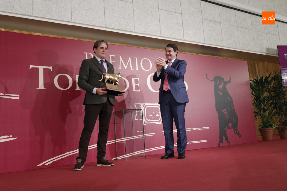 Premio Toro de Oro para la ganadería de Galache por Gandillito. Foto: Guillermo García San Miguel