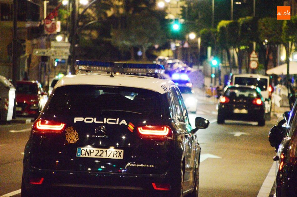 Patrulla de la Policía Nacional en las calles de Salamanca. Foto de archivo