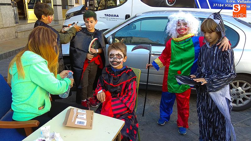 Foto 1 - Fiesta de Halloween para los vecinos de Linares de Riofrío