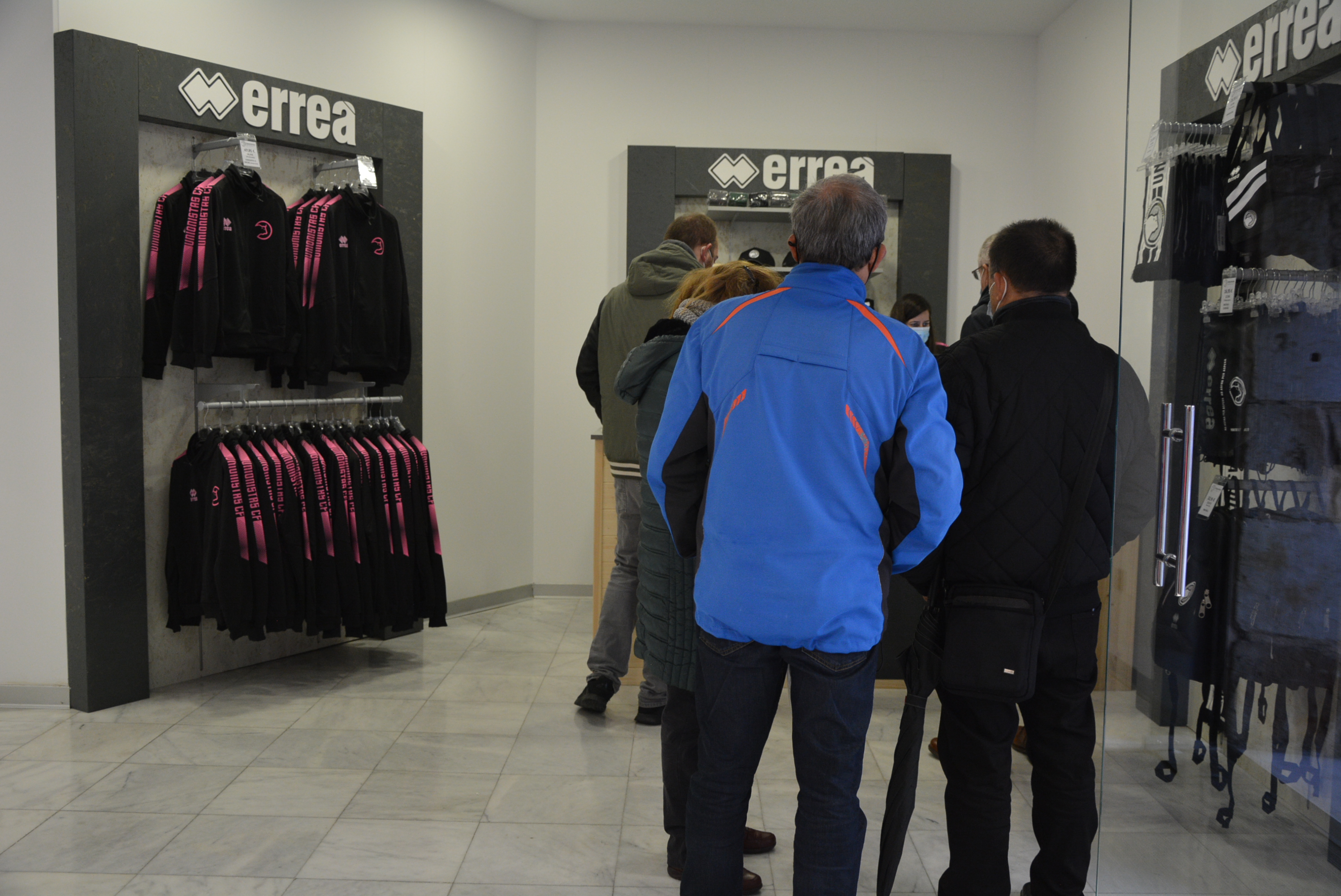 Foto 6 - Unionistas estrena por todo lo alto su tienda en el corazón de Salamanca
