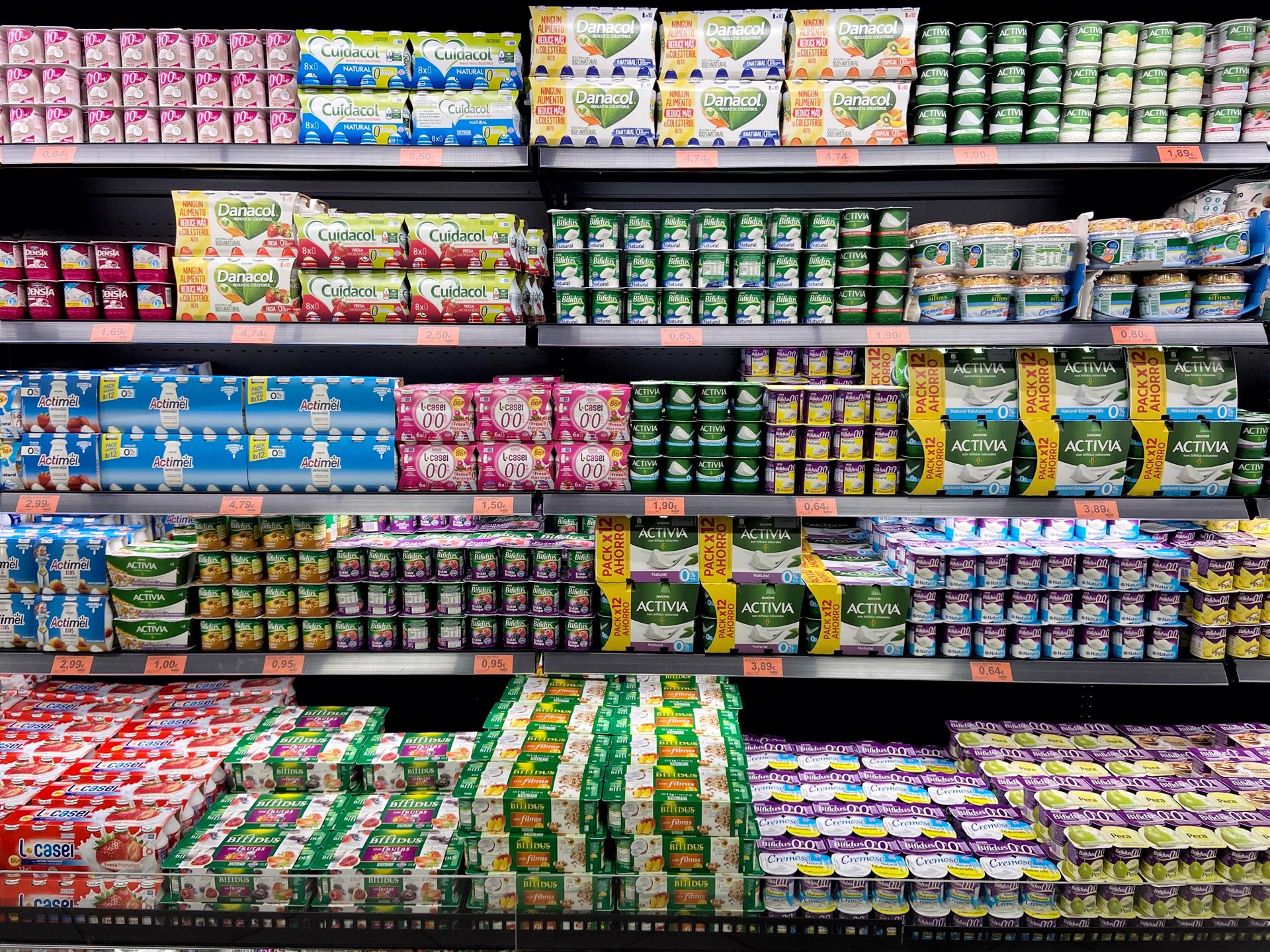 Sección de yogures y lácteos en un supermercado. Foto: EP