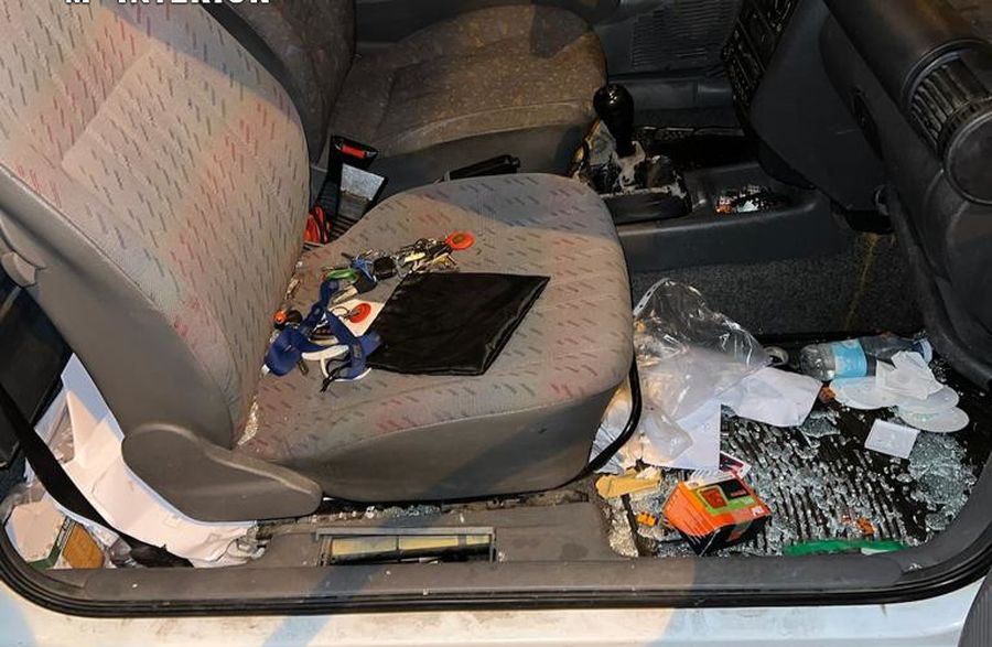 Aspecto del interior de uno de los coches robados