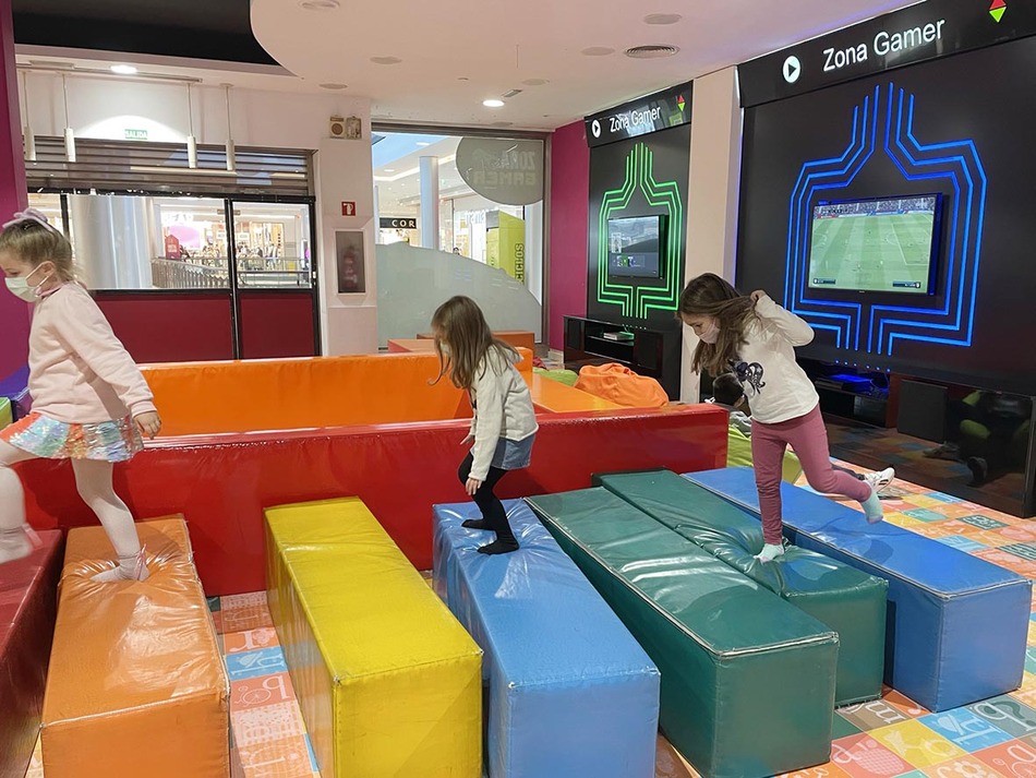 Foto 2 - Los niños ya pueden volver a disfrutar del Club Infantil del Centro Comercial El Tormes 