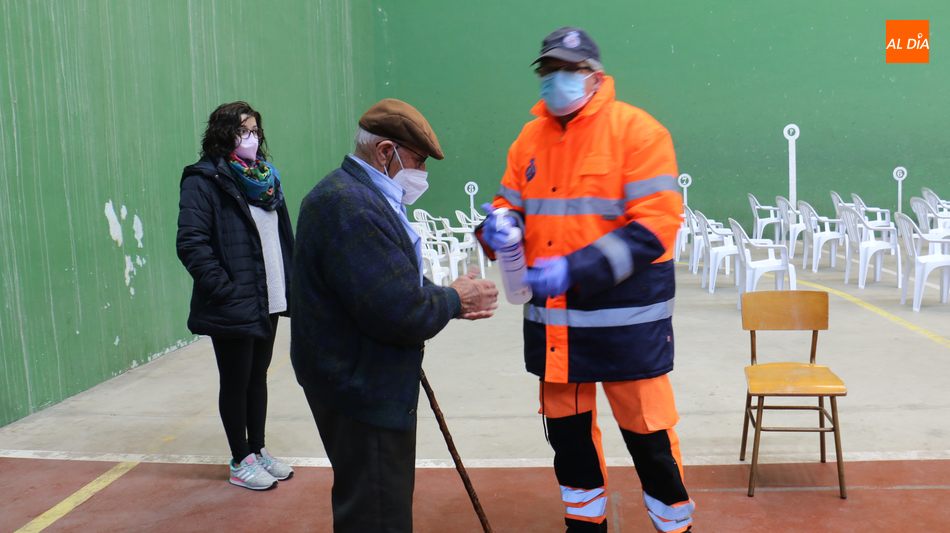 Foto 4 - Jornada tranquila de vacunación en Vitigudino para mayores de 86 años