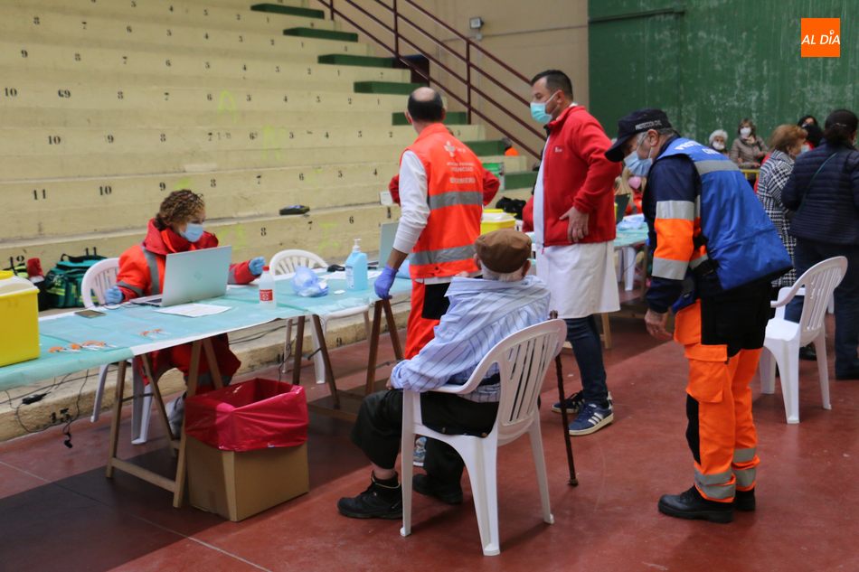Foto 3 - Jornada tranquila de vacunación en Vitigudino para mayores de 86 años