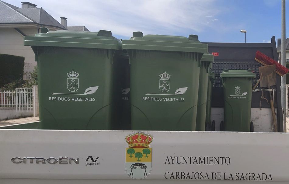 El Ayuntamiento de Carbajosa pretende reducir el uso de bolsas de plástico, además de facilitar al usuario el depósito de estos residuos
