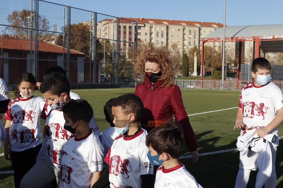 Foto 5 -  Ana Suárez visita al equipo de Salamanca de la Escuela Deportiva Inclusiva de la Fundación Eusebio Sacristán