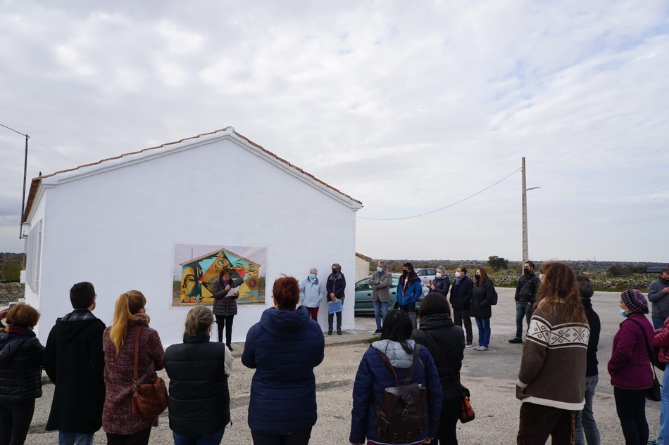 El movimiento Feminista pide al Ayuntamiento de Villasdardo que se restituya el mural contra la violencia de 