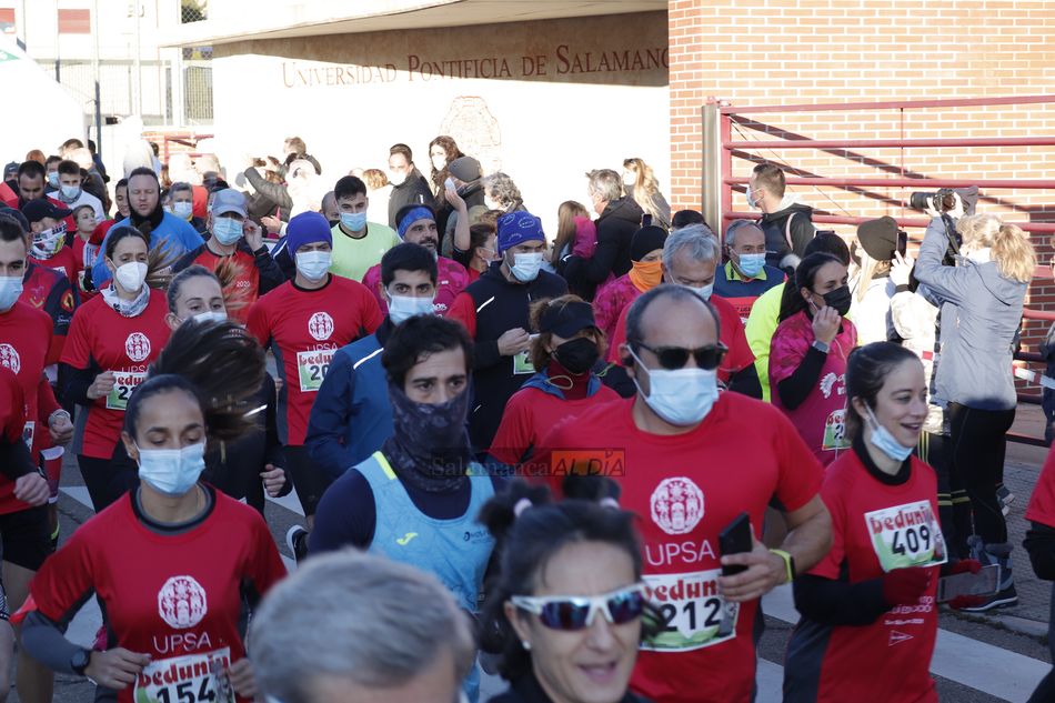Varios corredores inician la prueba / Guillermo García