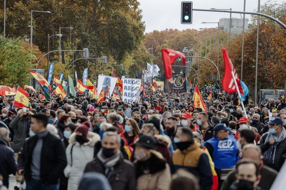 Varias miles de personas en la manifestación en Madrid convocada por Jusapol contra la reforma de la Ley de Seguridad Ciudadana - Carlos Luján - Europa Press