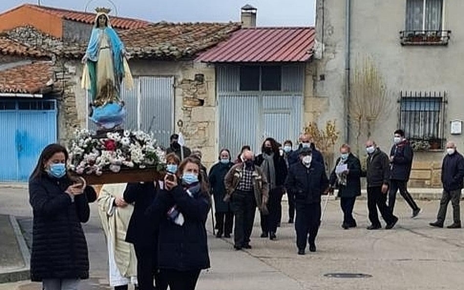 Los vecinos de Villar de Samaniego celebran la Virgen de la Milagrosa