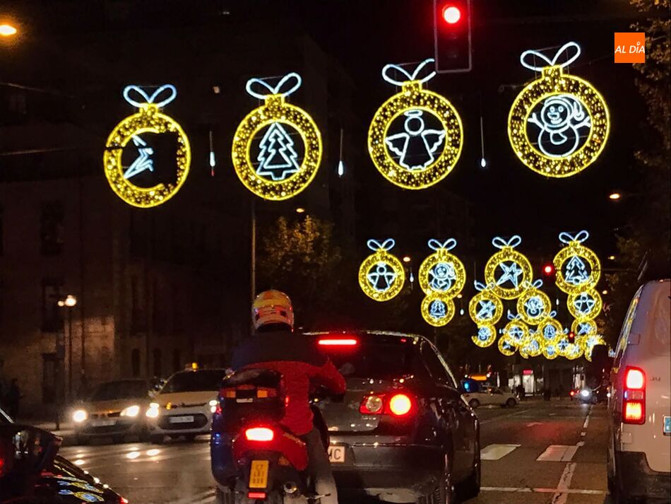 Los usuarios de residencias de Salamanca también podrán disfrutar con las luces navideñas de la ciudad, gracias al proyecto Taxiluz
