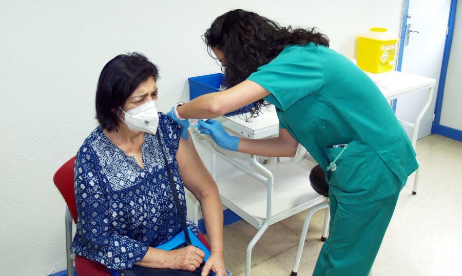 Foto de archivo del comienzo de las vacunaciones frente al covid para sanitarios de Salamanca