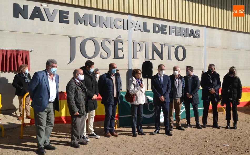La nave municipal de ferias pasa a llevar el nombre del inolvidable José Pinto